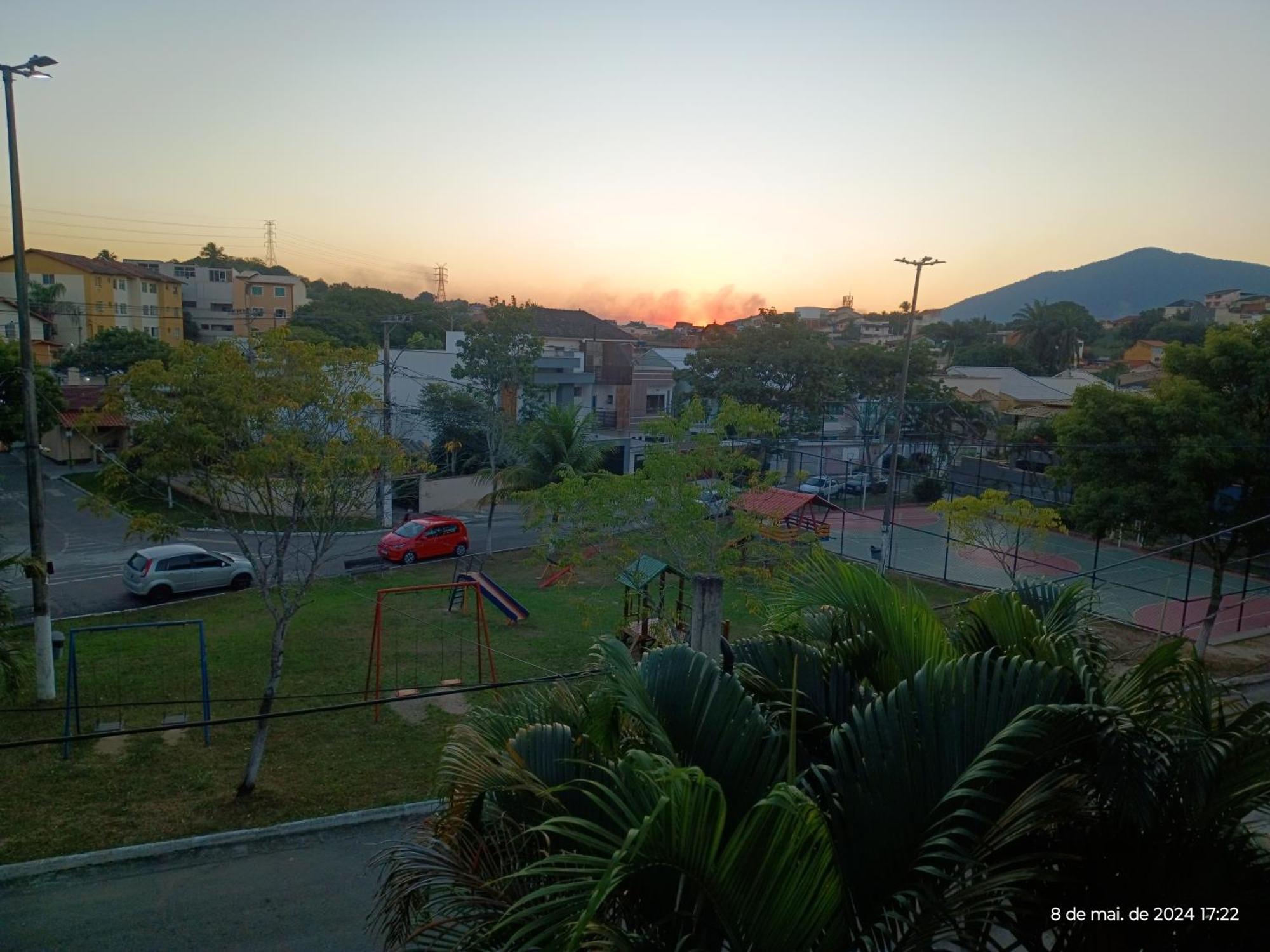 Trabalhadores Proximo Ao Westshopping, Industrial, Avenida Brasil Em Campo Grande *
